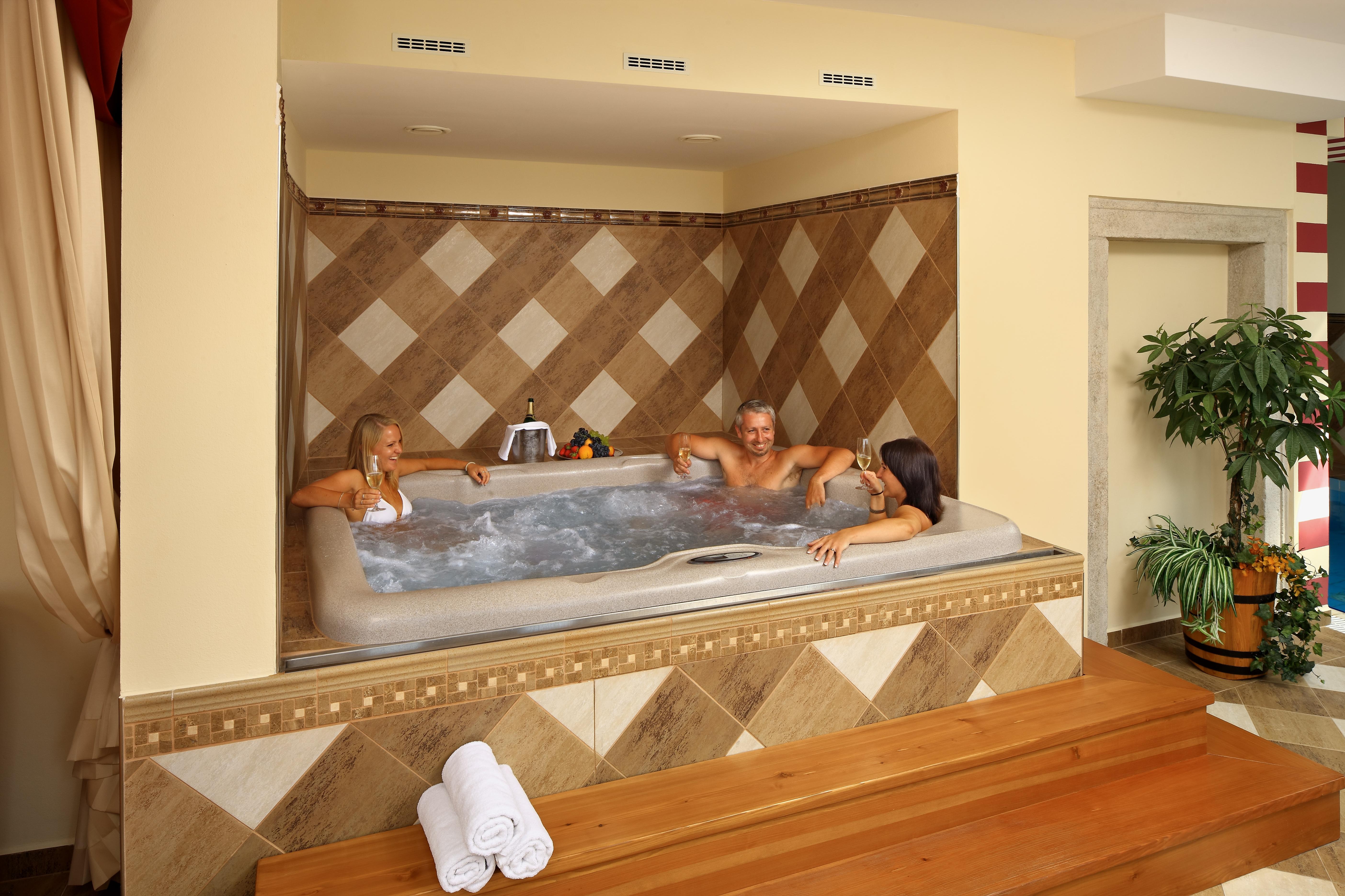 Hotel Ruze Чеський Крумлов Екстер'єр фото A whirlpool