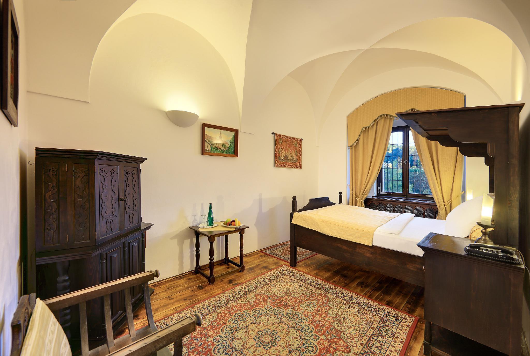Hotel Ruze Чеський Крумлов Екстер'єр фото The room of the castle where the treaty was signed