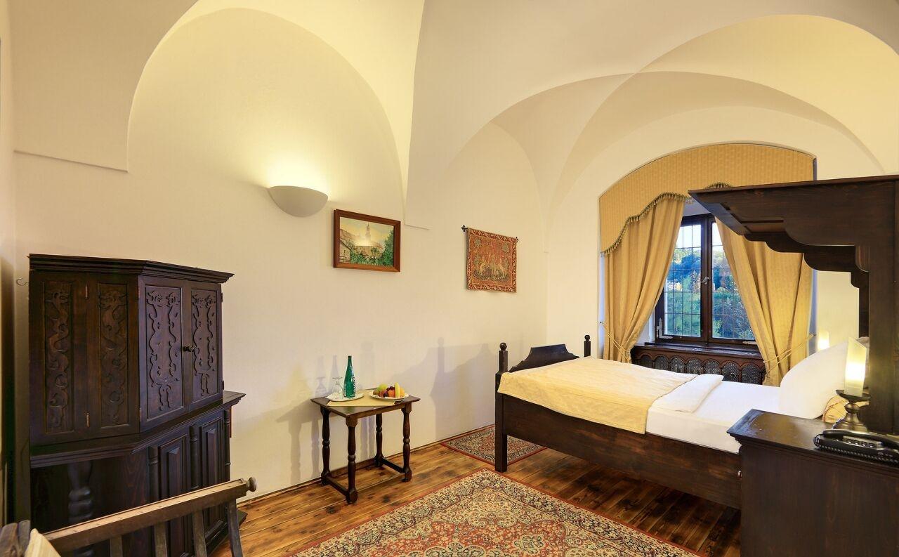 Hotel Ruze Чеський Крумлов Екстер'єр фото The room of the castle where the treaty was signed