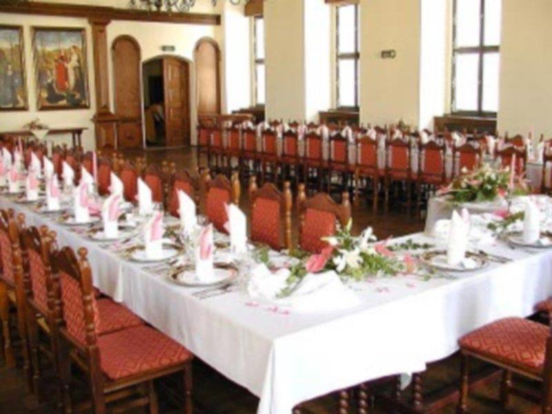Hotel Ruze Чеський Крумлов Екстер'єр фото The interior of the main hall