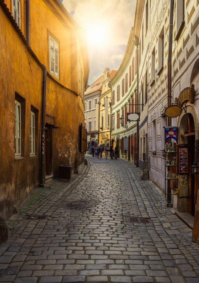 Hotel Ruze Чеський Крумлов Екстер'єр фото The narrow streets of the old town